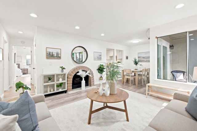 1052 Delna Manor Lane 1052, San Jose, CA 95128
