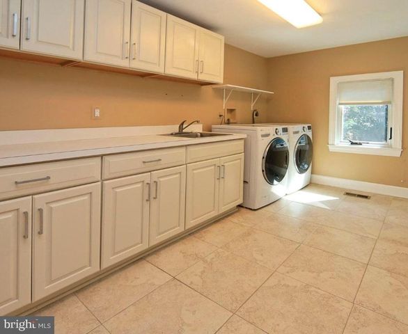 1307 STAMFORD WAY, Reston, VA 20194