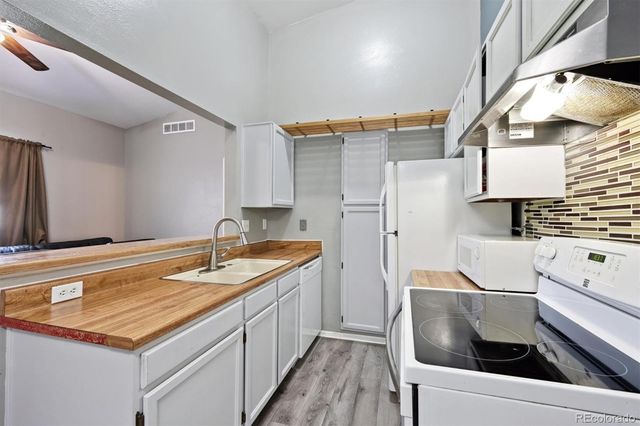 5321 W 76th Avenue 322, Arvada, CO 80003