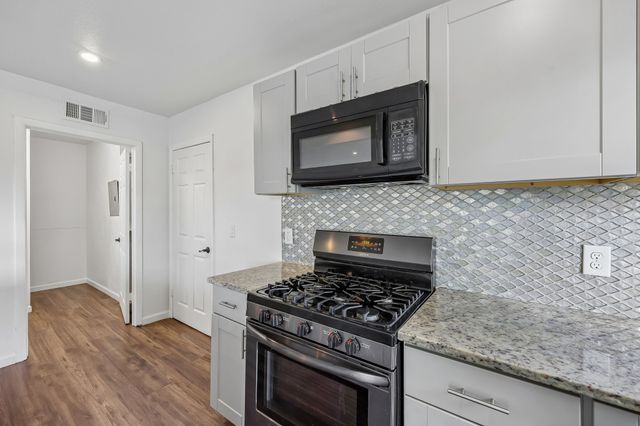 917 8th Street, Grand Prairie, TX 75050