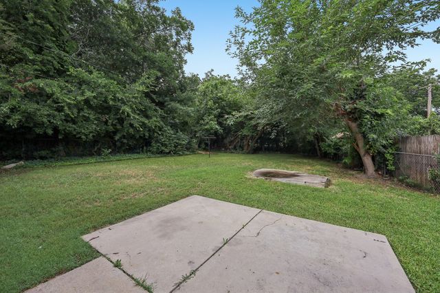 917 8th Street, Grand Prairie, TX 75050