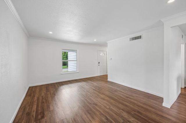 917 8th Street, Grand Prairie, TX 75050