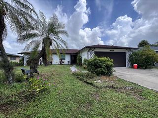 4439 Parrot AVE, Naples, FL 34104