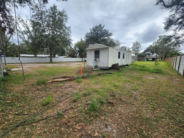 2102 SYDNEY DOVER ROAD, Dover, FL 33527