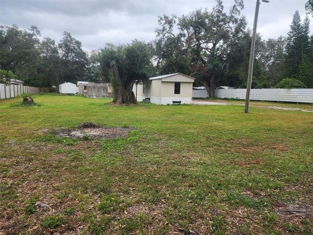 2102 SYDNEY DOVER ROAD, Dover, FL 33527