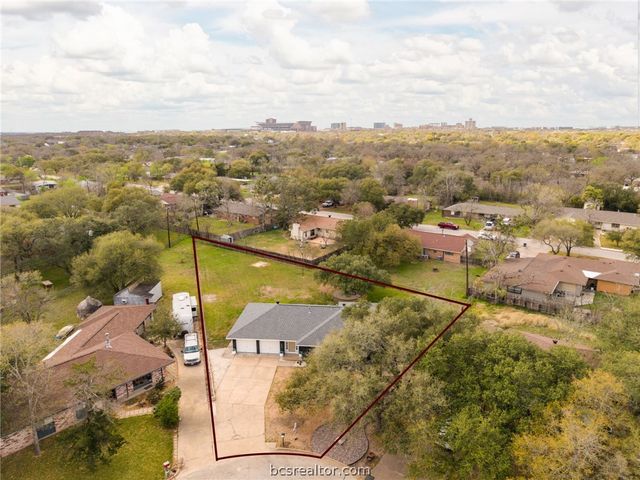 1211 North Ridgefield Circle, College Station, TX 77840