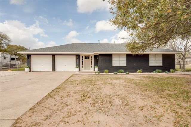 1211 North Ridgefield Circle, College Station, TX 77840