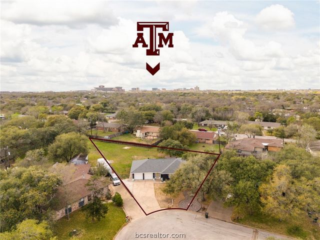 1211 North Ridgefield Circle, College Station, TX 77840