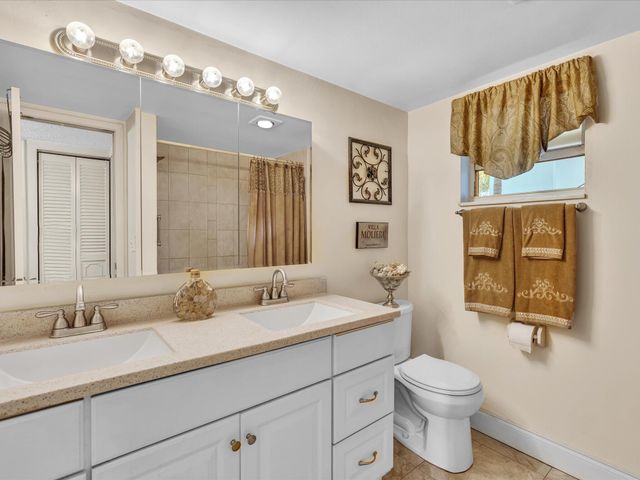 30 Colonial Club Drive 101, Boynton Beach, FL 33435