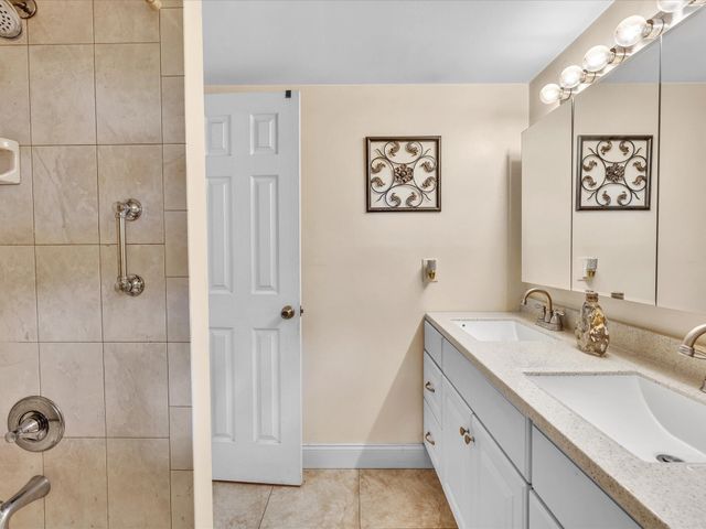 30 Colonial Club Drive 101, Boynton Beach, FL 33435