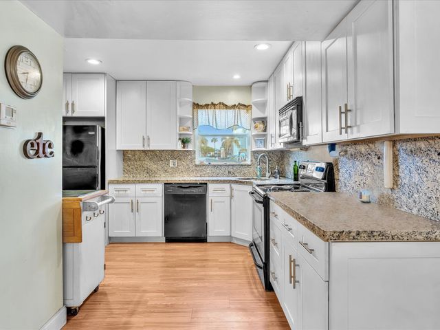 30 Colonial Club Drive 101, Boynton Beach, FL 33435