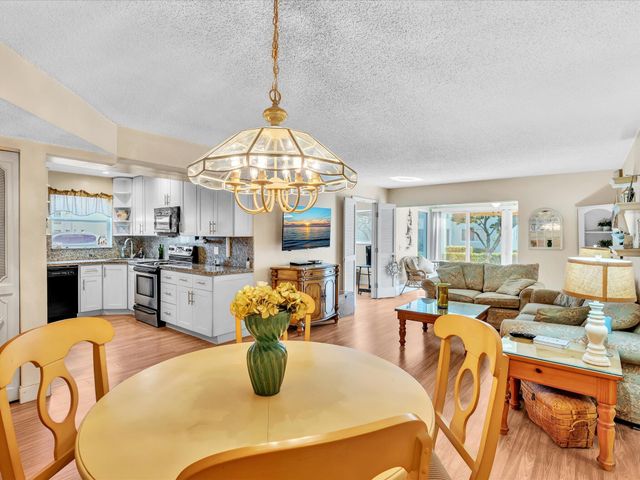 30 Colonial Club Drive 101, Boynton Beach, FL 33435