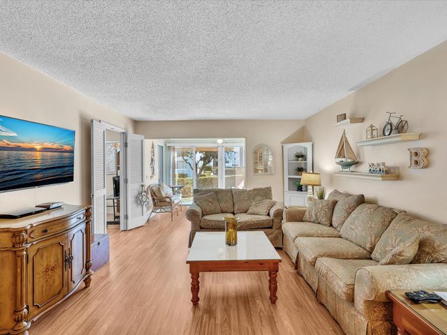 30 Colonial Club Drive 101, Boynton Beach, FL 33435