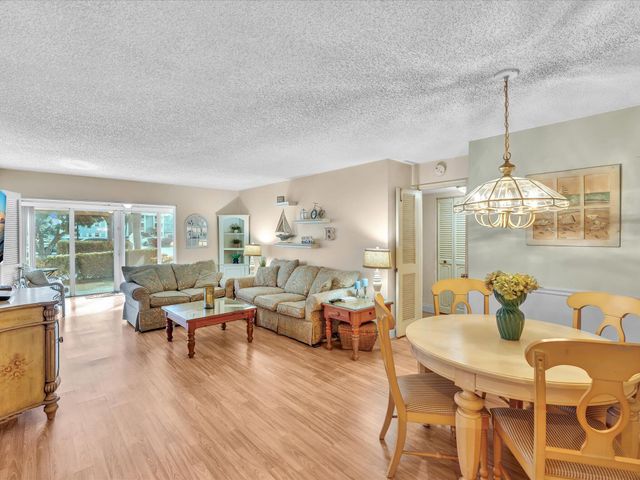 30 Colonial Club Drive 101, Boynton Beach, FL 33435