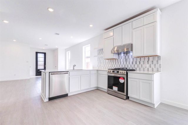 27410 Sweetwater Bay Drive, Katy, TX 77493