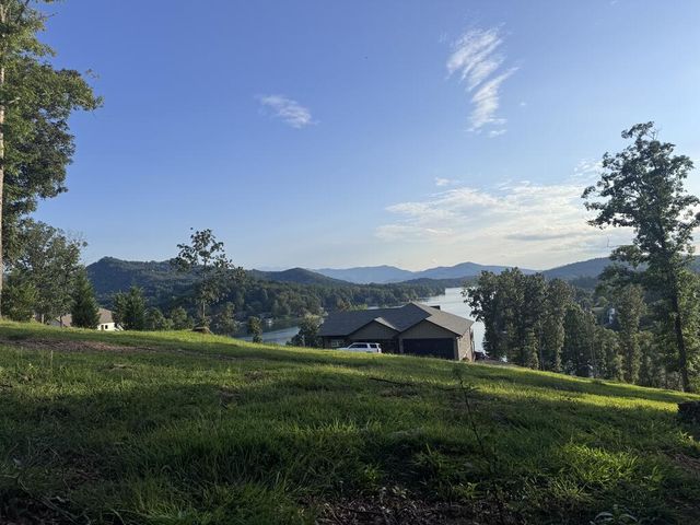 7 Mountain Breezes Drive, Hayesville, NC 28904
