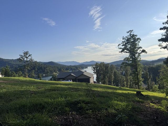 7 Mountain Breezes Drive, Hayesville, NC 28904