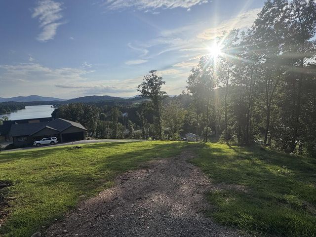 7 Mountain Breezes Drive, Hayesville, NC 28904