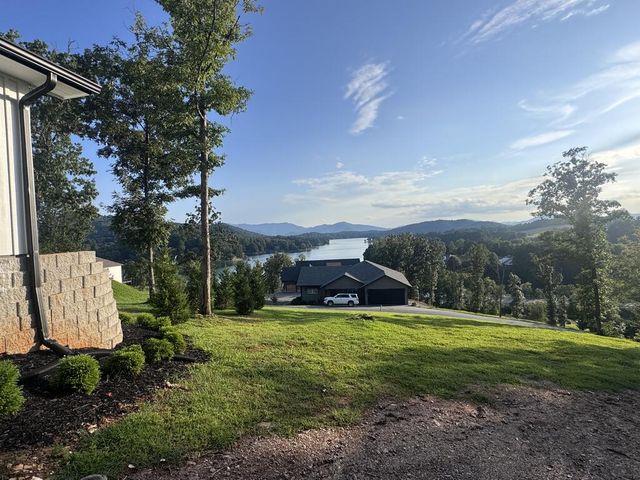 7 Mountain Breezes Drive, Hayesville, NC 28904