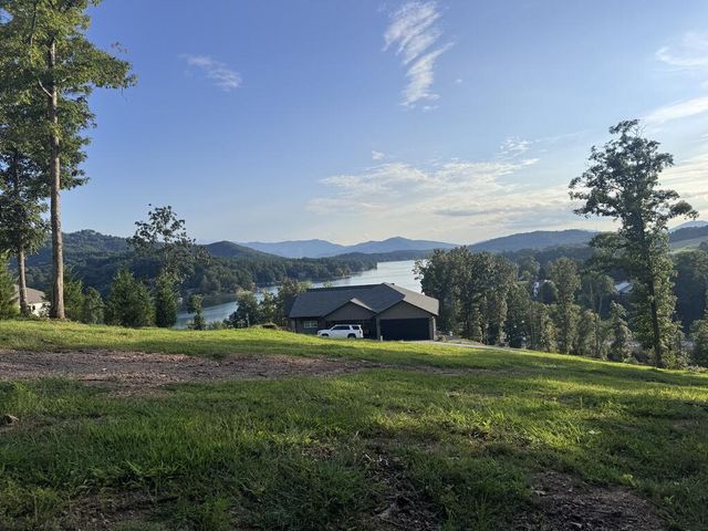 7 Mountain Breezes Drive, Hayesville, NC 28904
