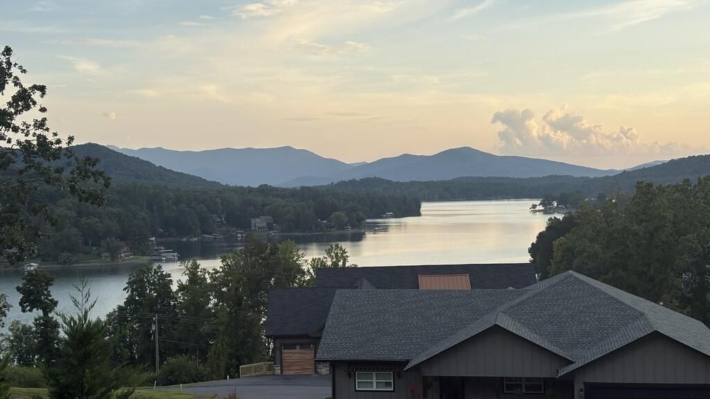 7 Mountain Breezes Drive, Hayesville, NC 28904