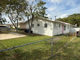 2155 NW 64th St 2155, Miami, FL 33147