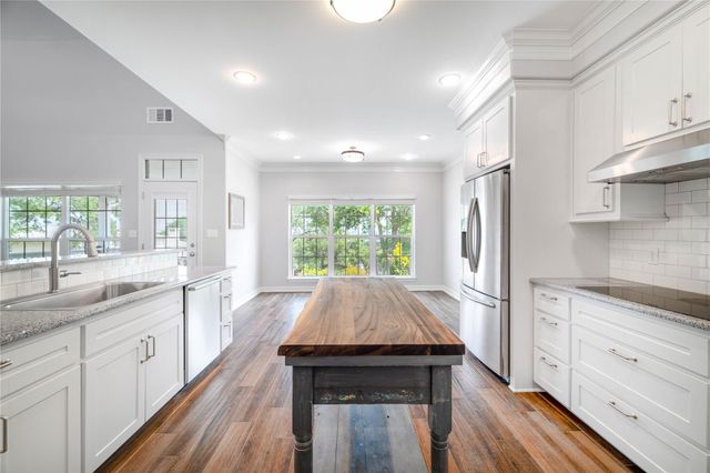 111 Kathleen, La Grange, TX 78945