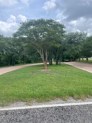 111 Kathleen, La Grange, TX 78945