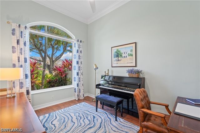 2039 Mission DR, Naples, FL 34109