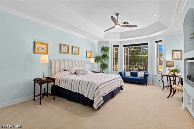 2039 Mission DR, Naples, FL 34109