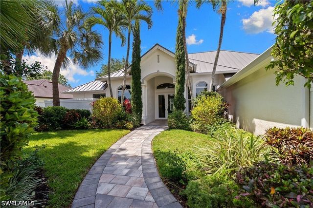 2039 Mission DR, Naples, FL 34109