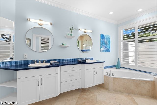 2039 Mission DR, Naples, FL 34109