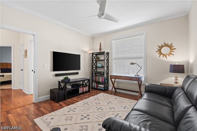 2039 Mission DR, Naples, FL 34109