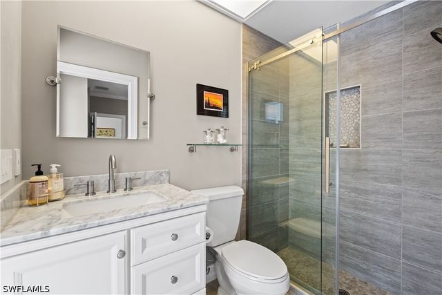 2039 Mission DR, Naples, FL 34109