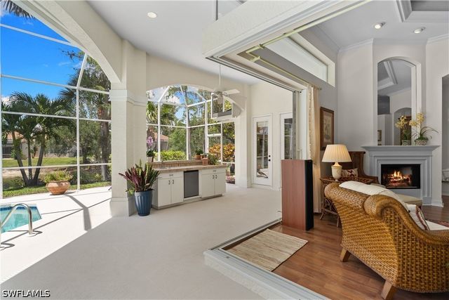 2039 Mission DR, Naples, FL 34109