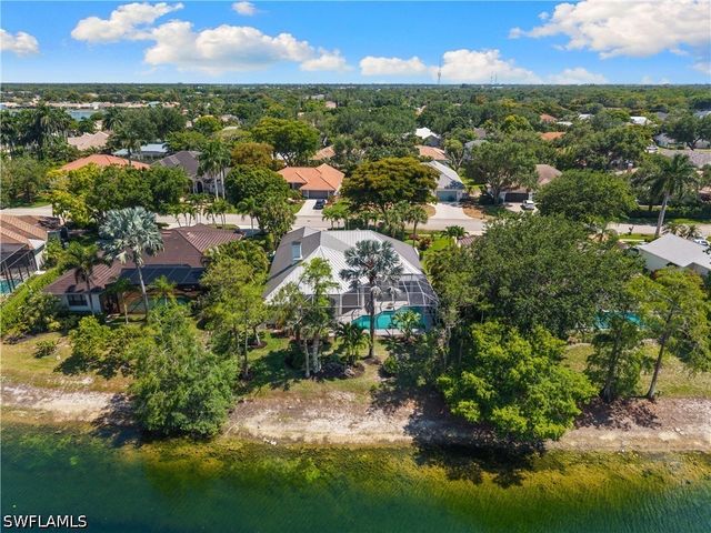 2039 Mission DR, Naples, FL 34109