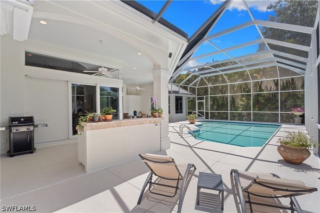 2039 Mission DR, Naples, FL 34109
