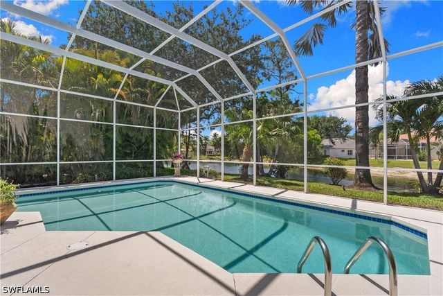 2039 Mission DR, Naples, FL 34109