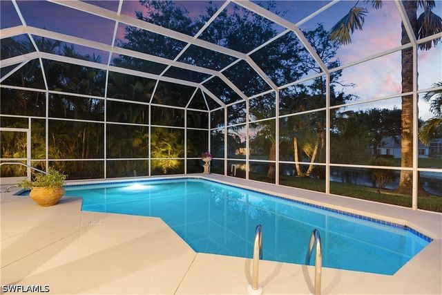 2039 Mission DR, Naples, FL 34109