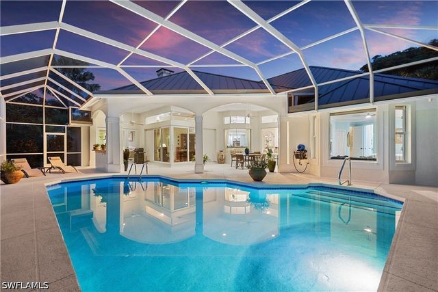 2039 Mission DR, Naples, FL 34109