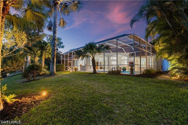 2039 Mission DR, Naples, FL 34109