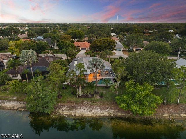 2039 Mission DR, Naples, FL 34109