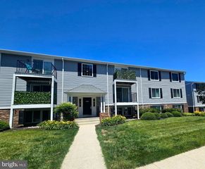 8034-F ABBEY CT #F, Pasadena, MD 21122