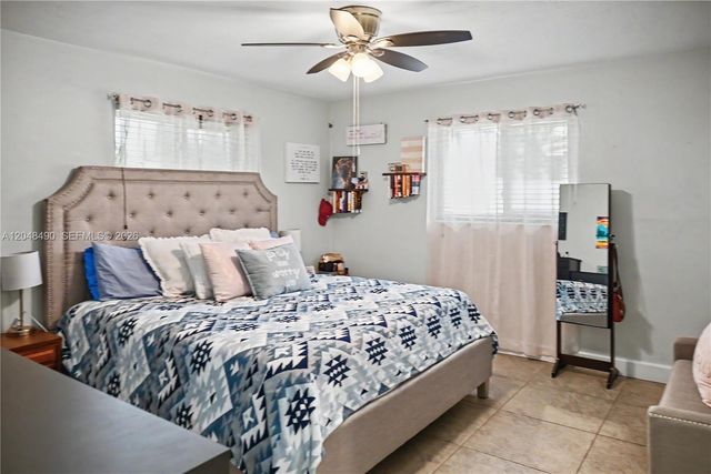 301 SW 65th Ave, Pembroke Pines, FL 33023