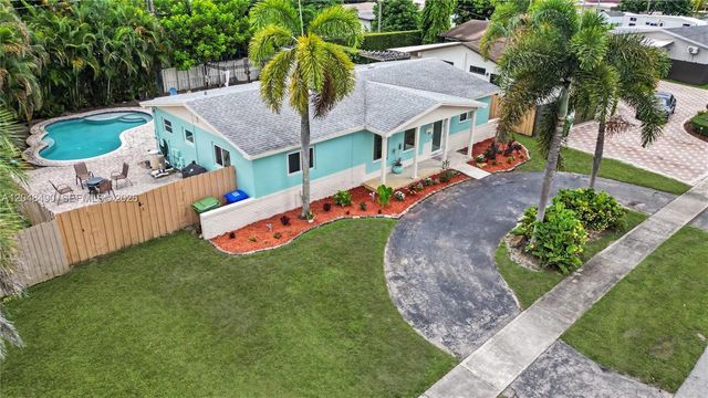301 SW 65th Ave, Pembroke Pines, FL 33023