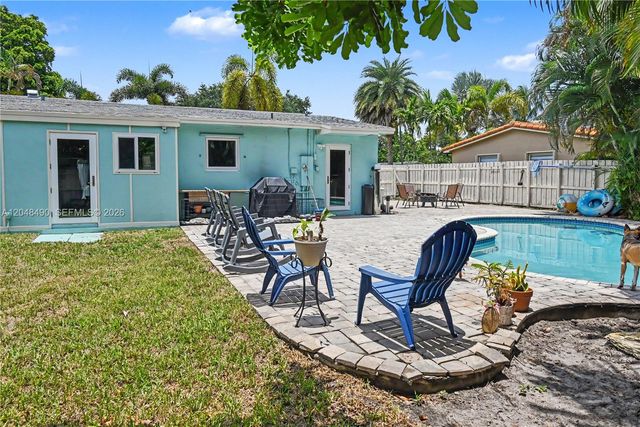 301 SW 65th Ave, Pembroke Pines, FL 33023