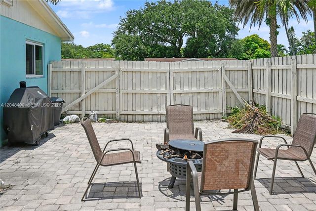 301 SW 65th Ave, Pembroke Pines, FL 33023