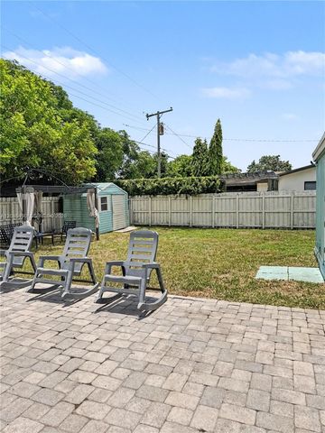 301 SW 65th Ave, Pembroke Pines, FL 33023