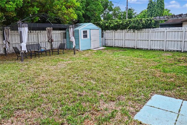 301 SW 65th Ave, Pembroke Pines, FL 33023