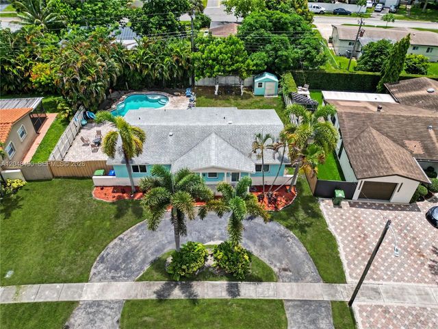 301 SW 65th Ave, Pembroke Pines, FL 33023